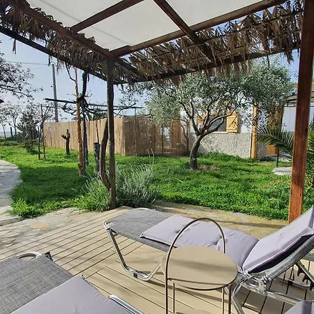 Doukas By The Sea-little Paradise-beachfront Appartement